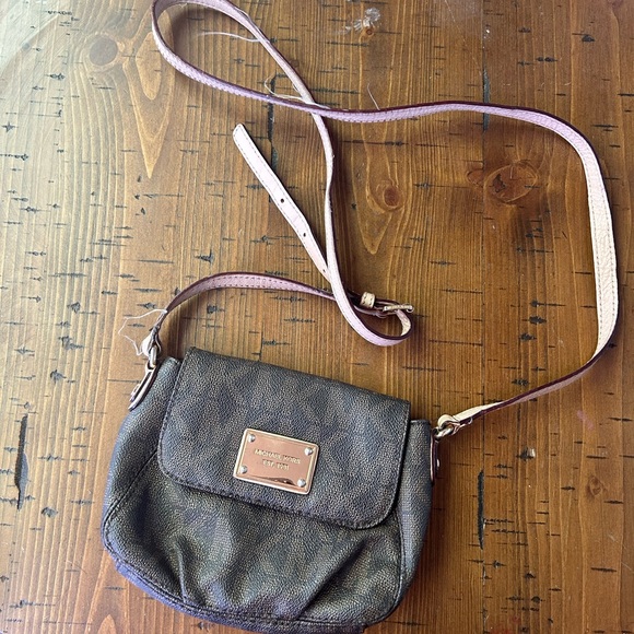 Michael Kors satchel - Picture 1 of 2